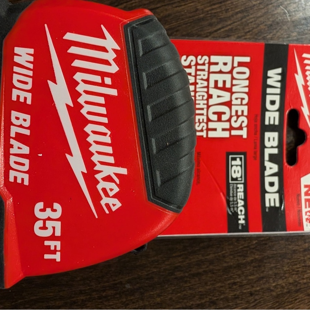 Milwaukee Red Tape Measure - 35ft
